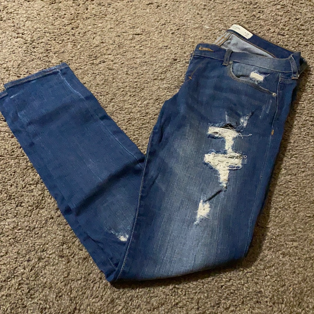 Abercrombie Destroyed Skinny Jeans